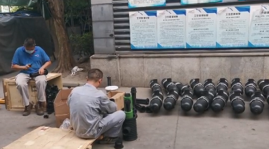 疊片污水處理器，正在裝配